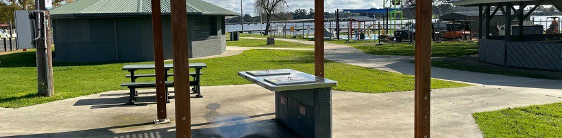Photo of all ability barbecue at Yarrawonga Foreshore