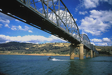 Bridge over Lake Hume